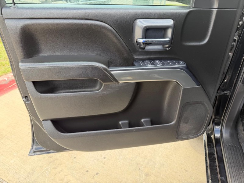 Chevrolet Silverado 1500 Vehicle Full-screen Gallery Image 10