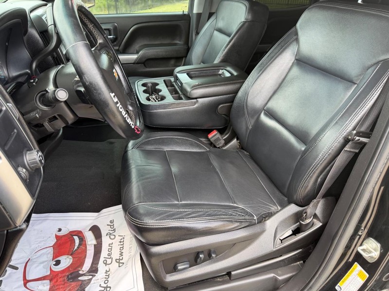Chevrolet Silverado 1500 Vehicle Full-screen Gallery Image 12