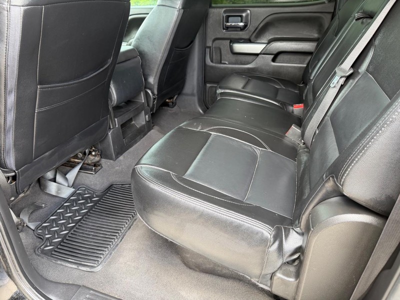 Chevrolet Silverado 1500 Vehicle Full-screen Gallery Image 17