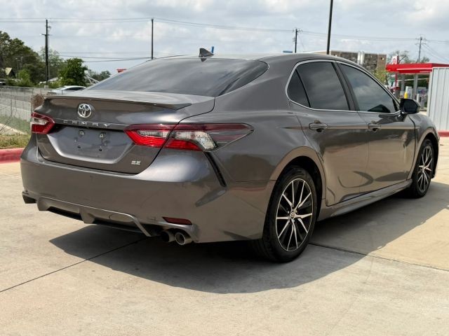 Toyota Camry Vehicle Full-screen Gallery Image 06