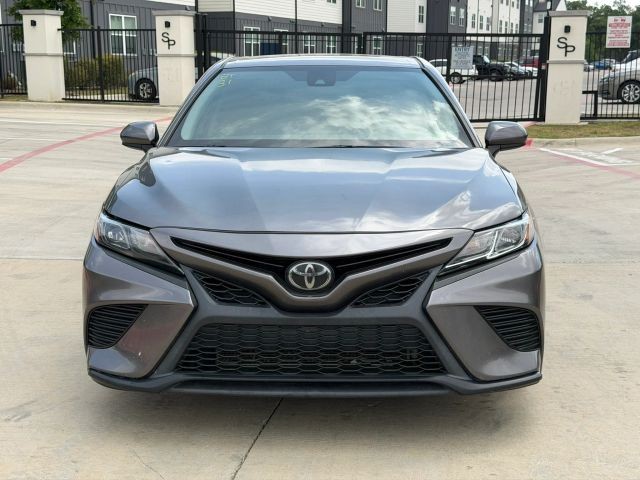 Toyota Camry Vehicle Full-screen Gallery Image 09
