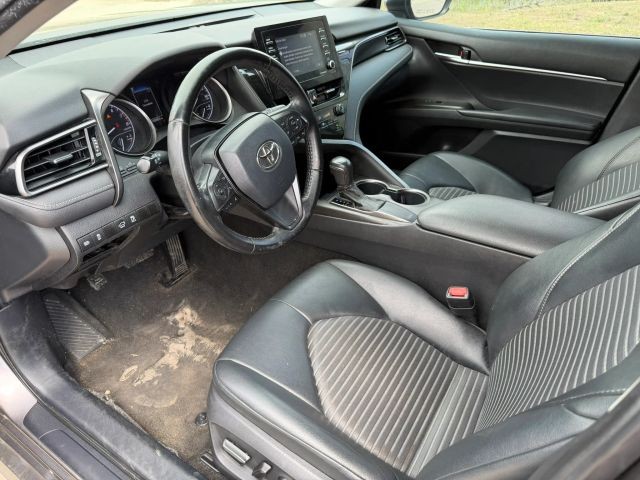 Toyota Camry Vehicle Full-screen Gallery Image 11