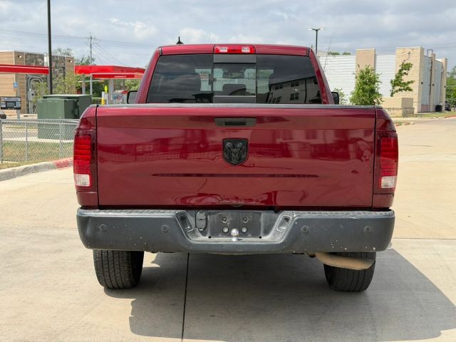 Ram 1500 Classic Vehicle Full-screen Gallery Image 05