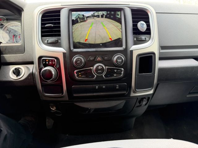 Ram 1500 Classic Vehicle Full-screen Gallery Image 14