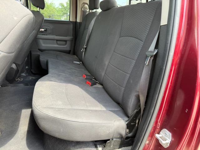 Ram 1500 Classic Vehicle Full-screen Gallery Image 18