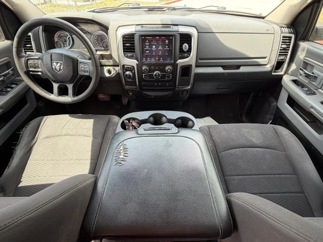 Ram 1500 Classic Vehicle Full-screen Gallery Image 19