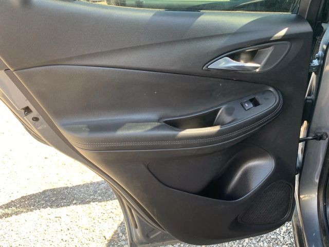 Buick Encore GX Vehicle Full-screen Gallery Image 14