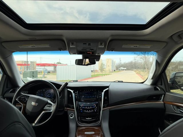 Cadillac Escalade ESV Vehicle Full-screen Gallery Image 20