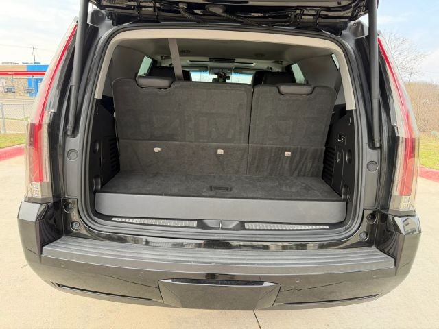 Cadillac Escalade ESV Vehicle Full-screen Gallery Image 23