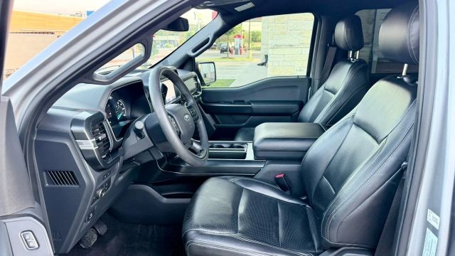 Ford F-150 Vehicle Full-screen Gallery Image 05