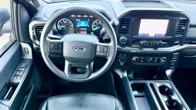 Ford F-150 Vehicle Full-screen Gallery Image 06