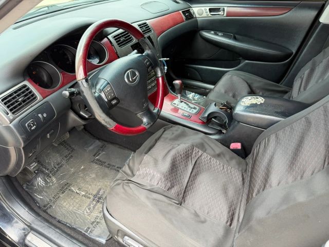 Lexus ES 330 Vehicle Full-screen Gallery Image 11