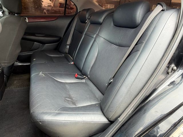 Lexus ES 330 Vehicle Full-screen Gallery Image 16