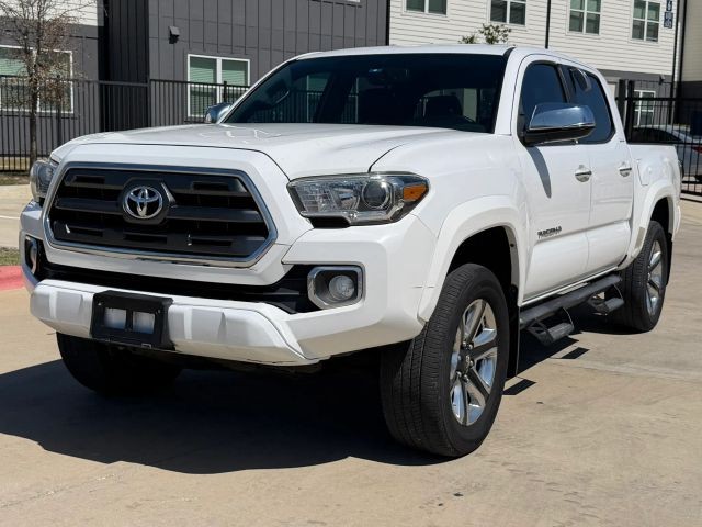 Toyota Tacoma Vehicle Full-screen Gallery Image 02