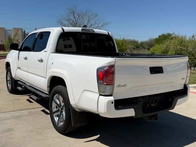 Toyota Tacoma Vehicle Full-screen Gallery Image 04