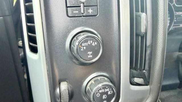 GMC Sierra 1500 Vehicle Full-screen Gallery Image 11