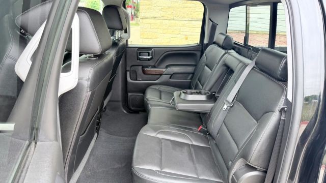 GMC Sierra 1500 Vehicle Full-screen Gallery Image 12