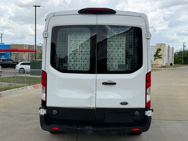 Ford Transit Van Vehicle Full-screen Gallery Image 05