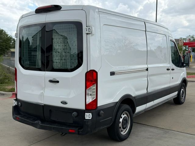Ford Transit Van Vehicle Full-screen Gallery Image 06