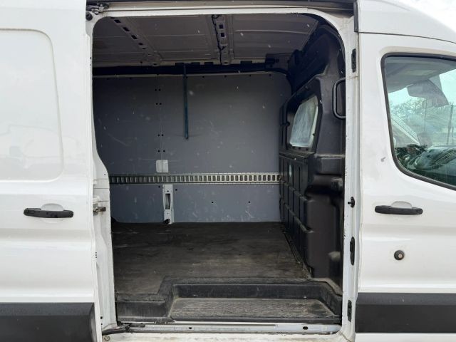 Ford Transit Van Vehicle Full-screen Gallery Image 15