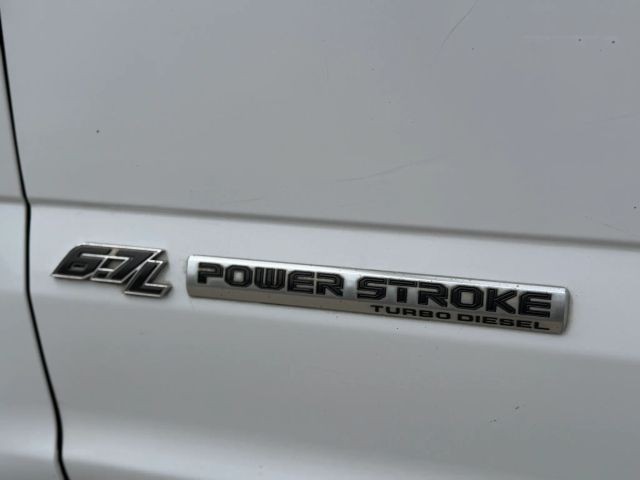 Ford Super Duty F-250 SRW Vehicle Full-screen Gallery Image 22