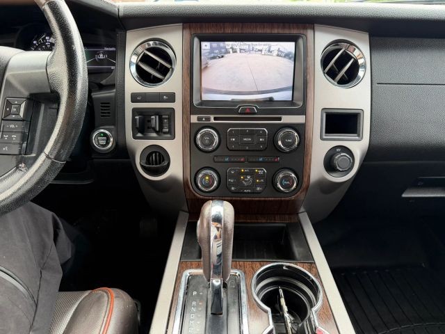 Ford Expedition Vehicle Full-screen Gallery Image 15