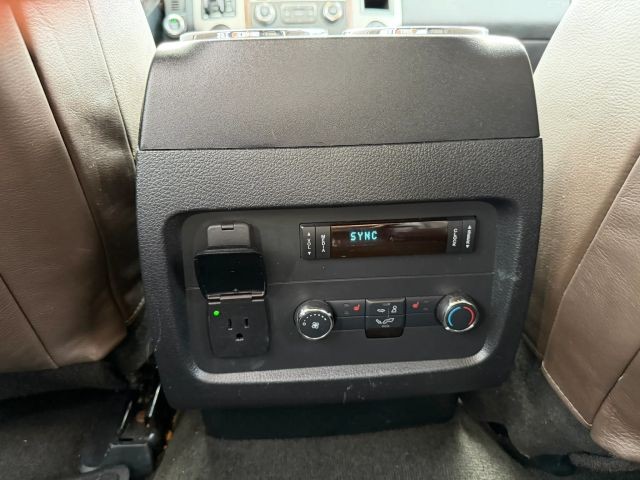 Ford Expedition Vehicle Full-screen Gallery Image 19