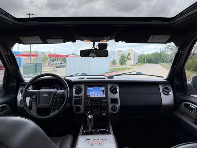 Ford Expedition Vehicle Full-screen Gallery Image 21