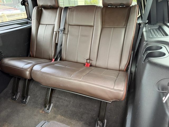 Ford Expedition Vehicle Full-screen Gallery Image 22
