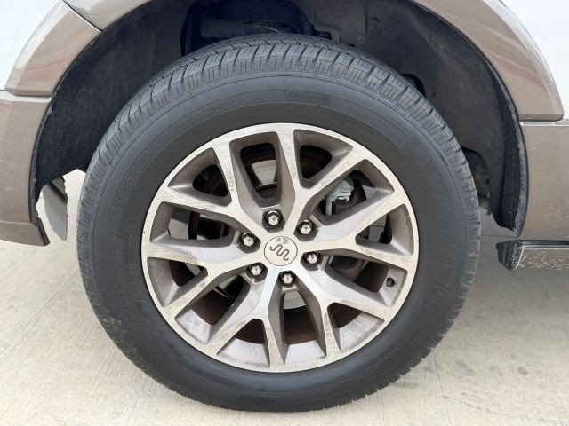 Ford Expedition Vehicle Full-screen Gallery Image 25