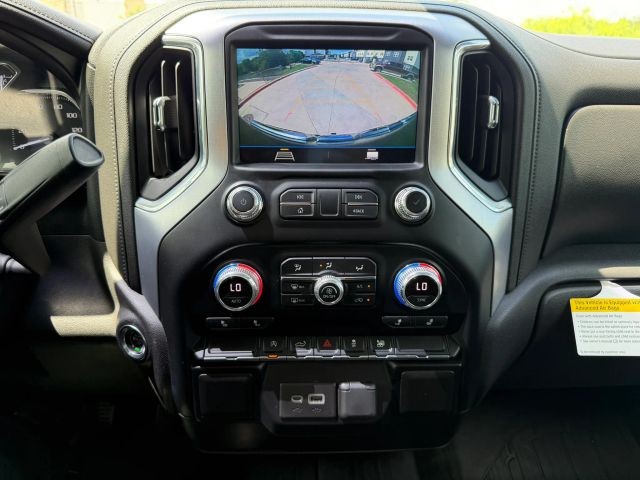 GMC Sierra 150 Vehicle Full-screen Gallery Image 15
