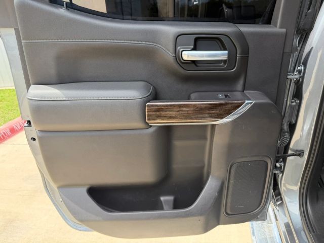 GMC Sierra 150 Vehicle Full-screen Gallery Image 16