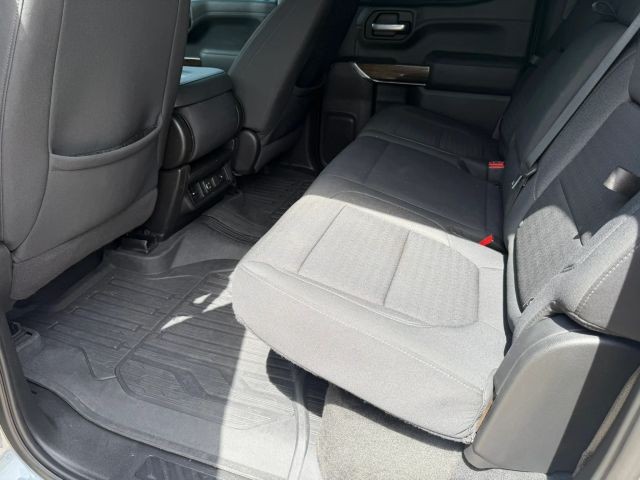 GMC Sierra 150 Vehicle Full-screen Gallery Image 17