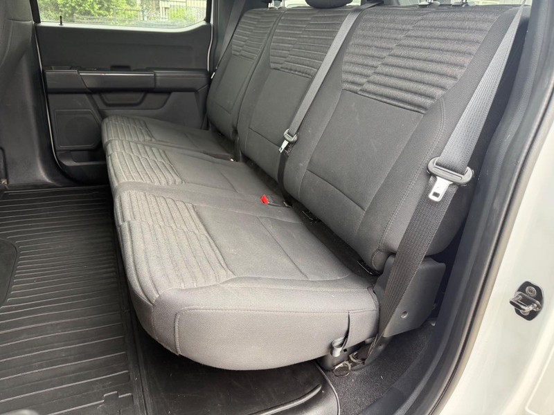 Ford F-150 Vehicle Full-screen Gallery Image 18