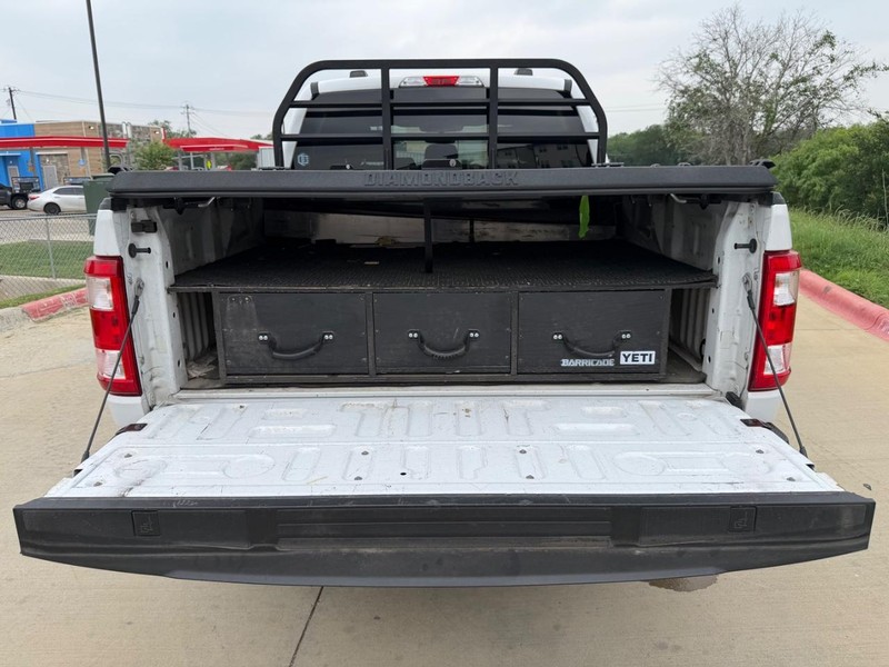 Ford F-150 Vehicle Full-screen Gallery Image 21