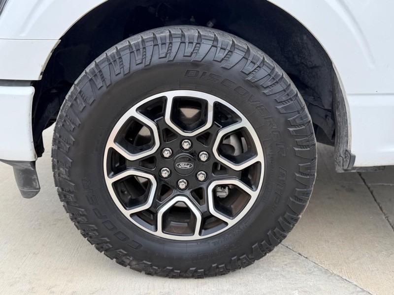 Ford F-150 Vehicle Full-screen Gallery Image 22