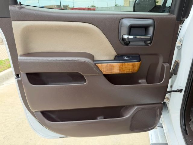 GMC Sierra 1500 Vehicle Full-screen Gallery Image 16