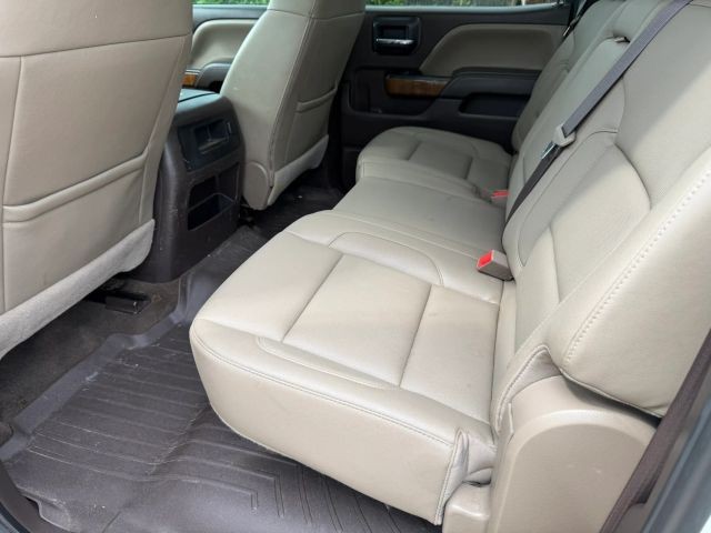 GMC Sierra 1500 Vehicle Full-screen Gallery Image 17
