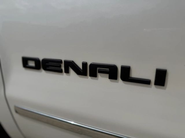 GMC Sierra 1500 Vehicle Full-screen Gallery Image 22