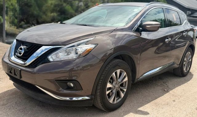 Nissan Murano Vehicle Full-screen Gallery Image 02