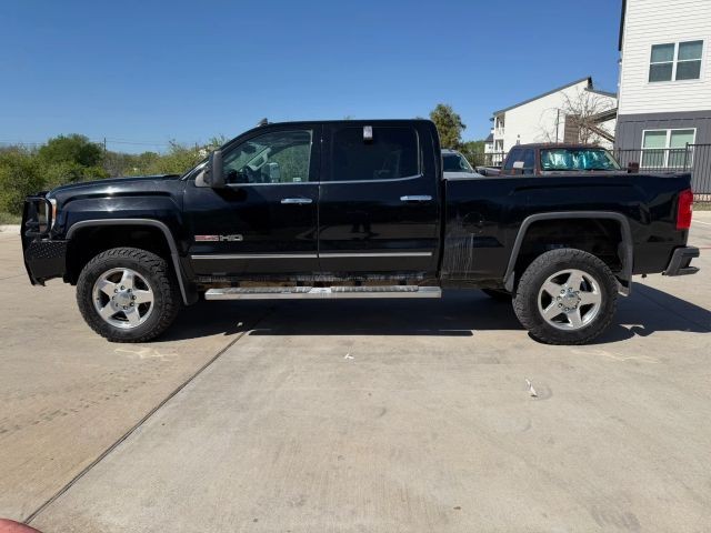 GMC Sierra 1500 Vehicle Full-screen Gallery Image 03