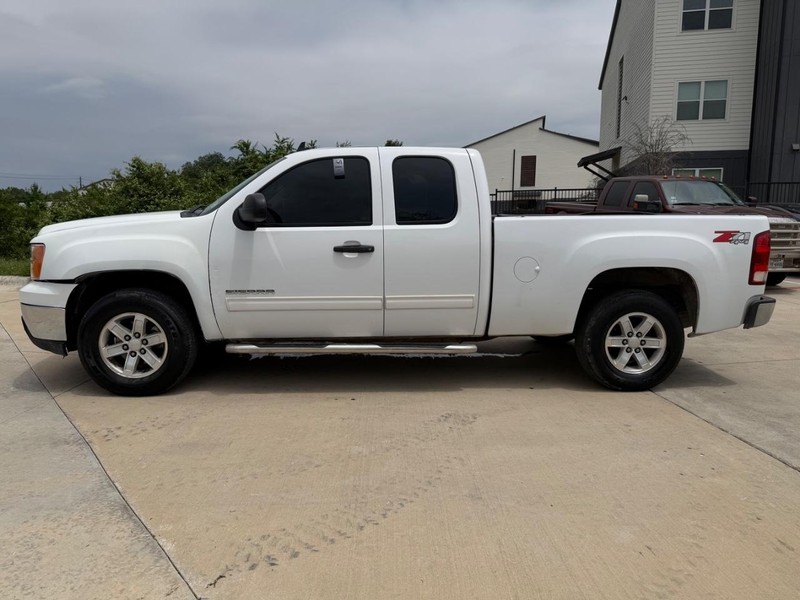 GMC Sierra 1500 Vehicle Full-screen Gallery Image 03