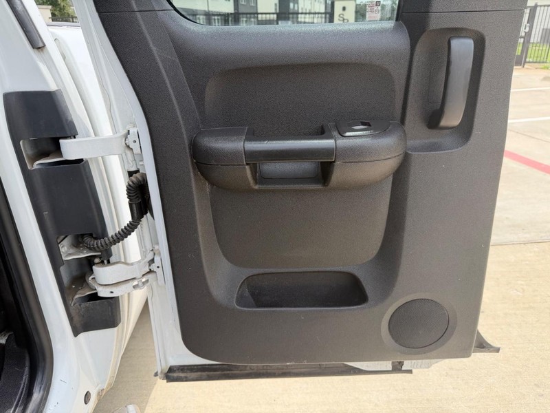 GMC Sierra 1500 Vehicle Full-screen Gallery Image 14
