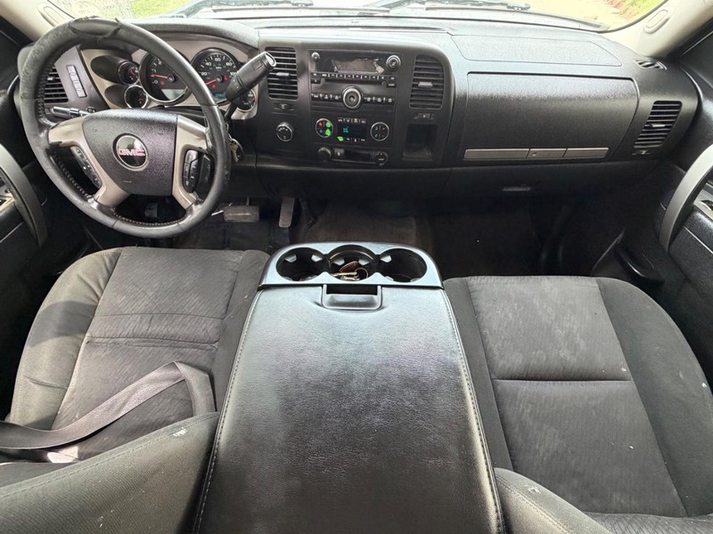 GMC Sierra 1500 Vehicle Full-screen Gallery Image 16
