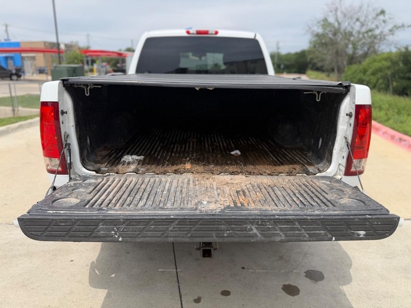 GMC Sierra 1500 Vehicle Full-screen Gallery Image 17