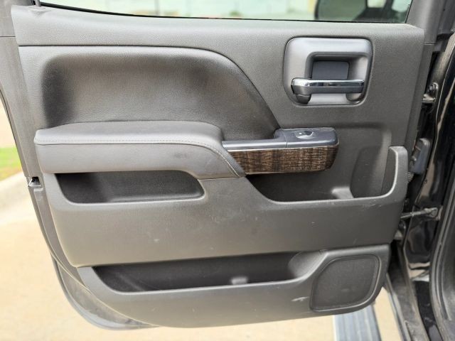 GMC Sierra 1500 Vehicle Full-screen Gallery Image 16