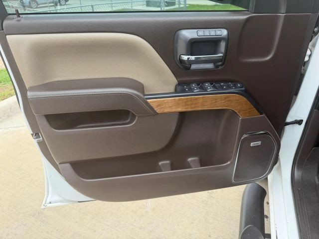 Chevrolet Silverado 1500 Vehicle Full-screen Gallery Image 10