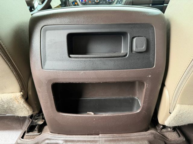 Chevrolet Silverado 1500 Vehicle Full-screen Gallery Image 19