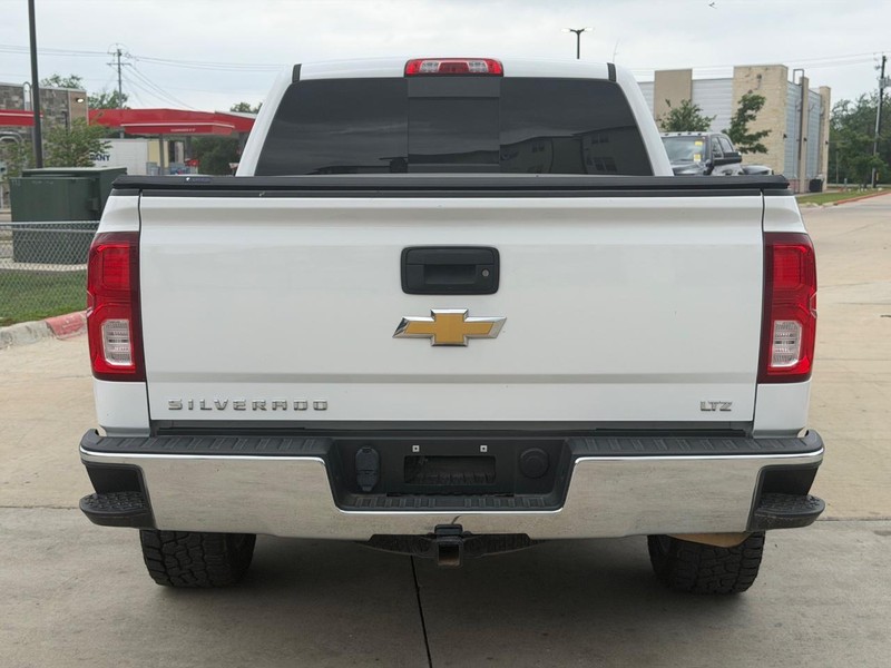 Chevrolet Silverado 1500 Vehicle Full-screen Gallery Image 05