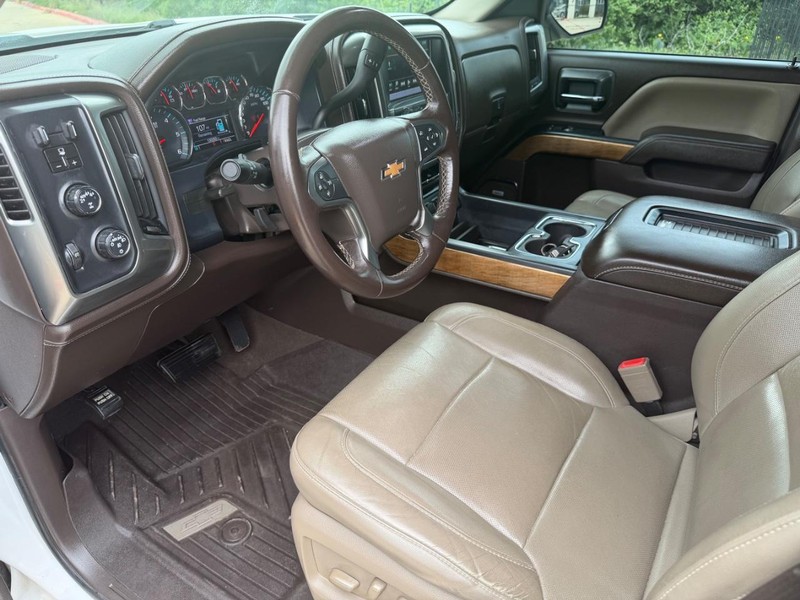 Chevrolet Silverado 1500 Vehicle Full-screen Gallery Image 11